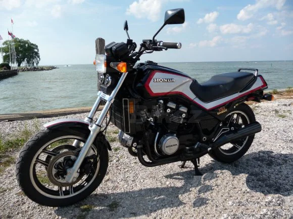 Honda VF 1100 S Sabre V65