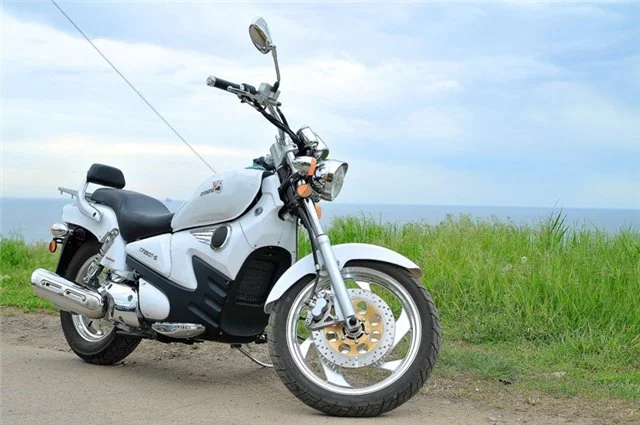 CF Moto V5 Sport Cruiser