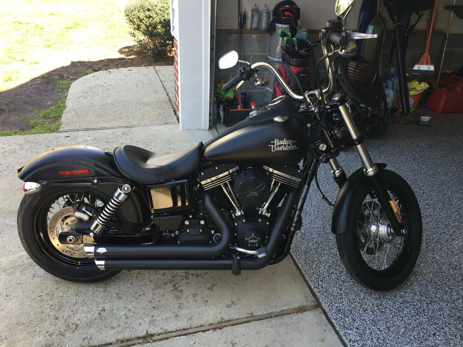 Harley-Davidson Dyna Street Bob Dark Custom