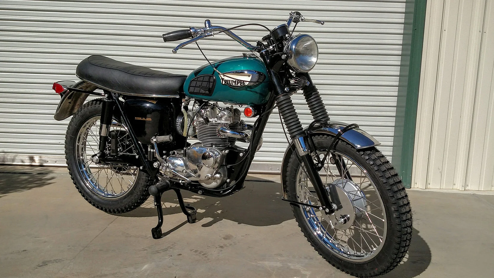 Triumph T100C