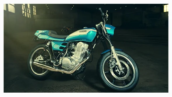 Yamaha SR400 Stallion and Bronco