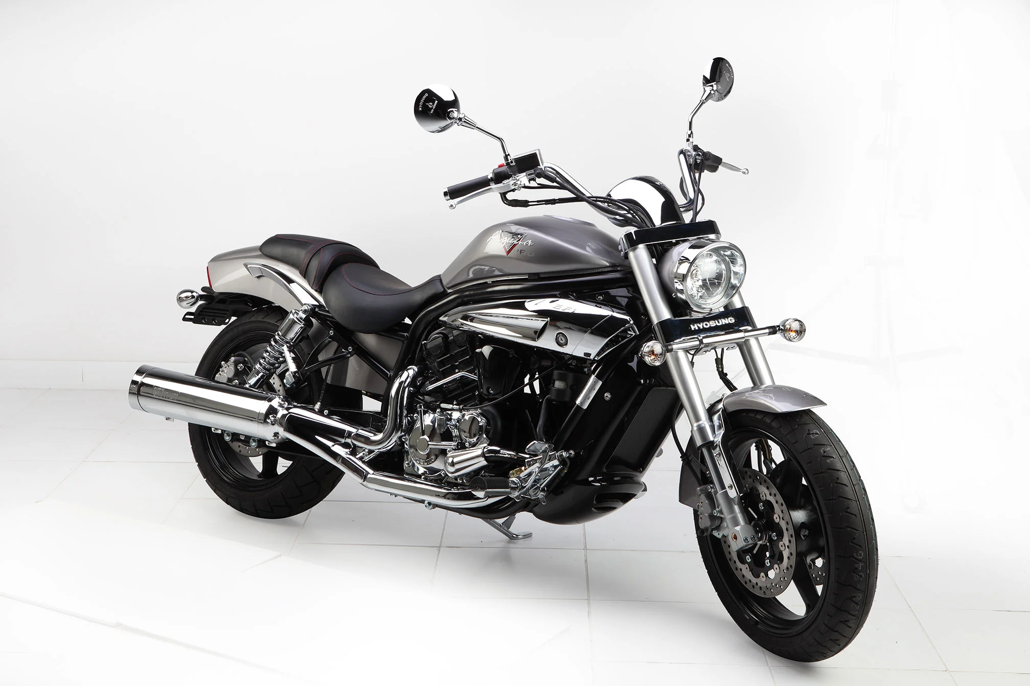 Hyosung GV650P