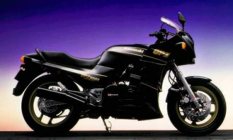 Kawasaki GPZ 900 R
