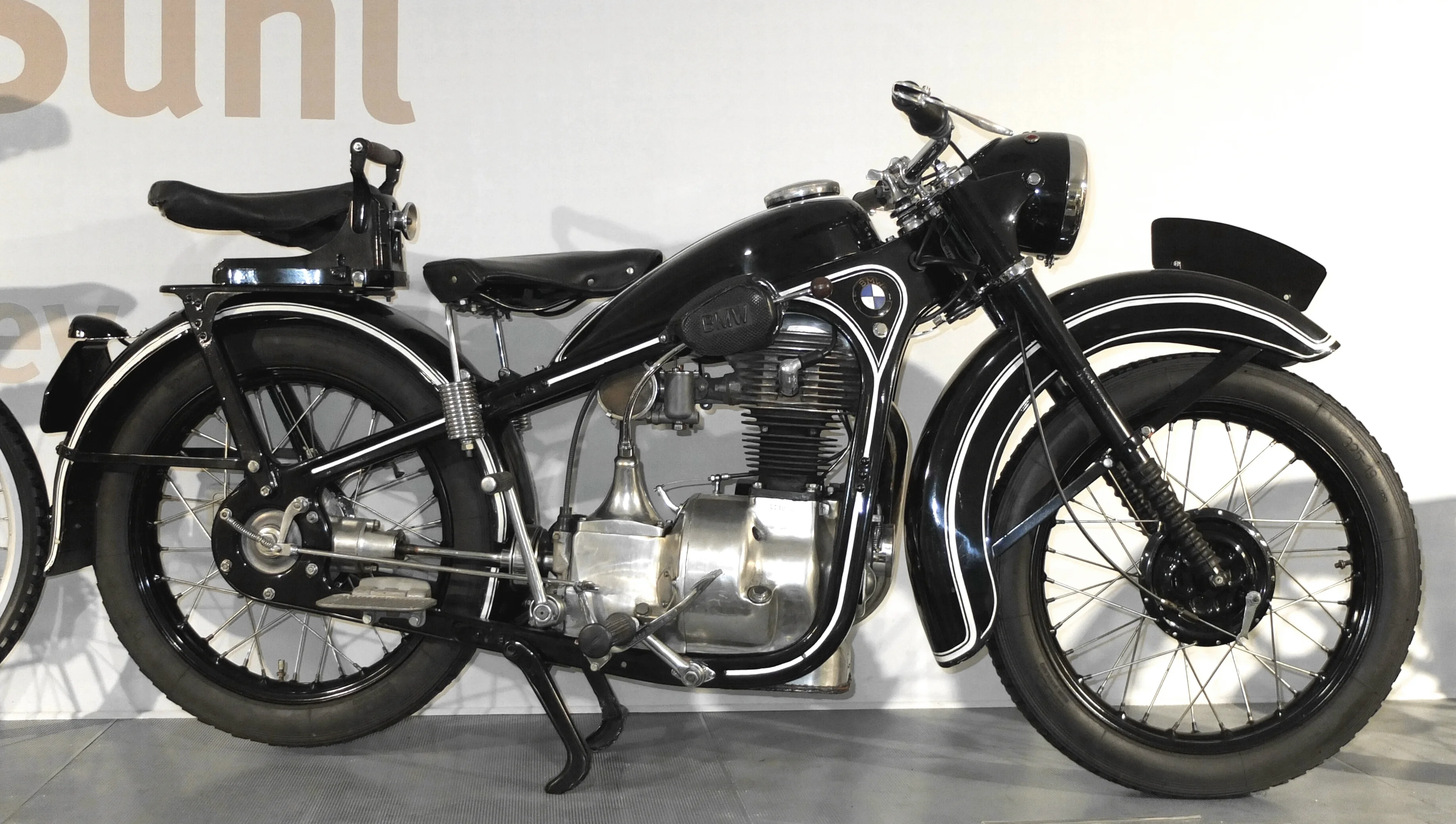 BMW R35