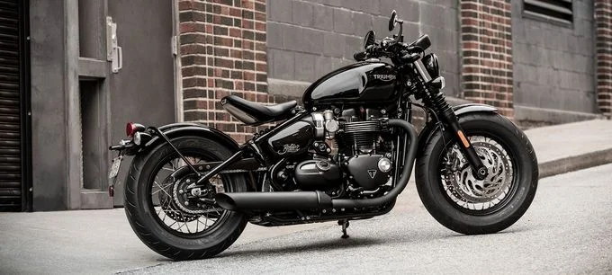 Triumph Bonneville Bobber Black