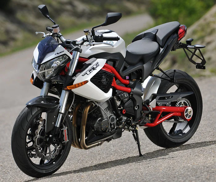 Benelli TNT 899