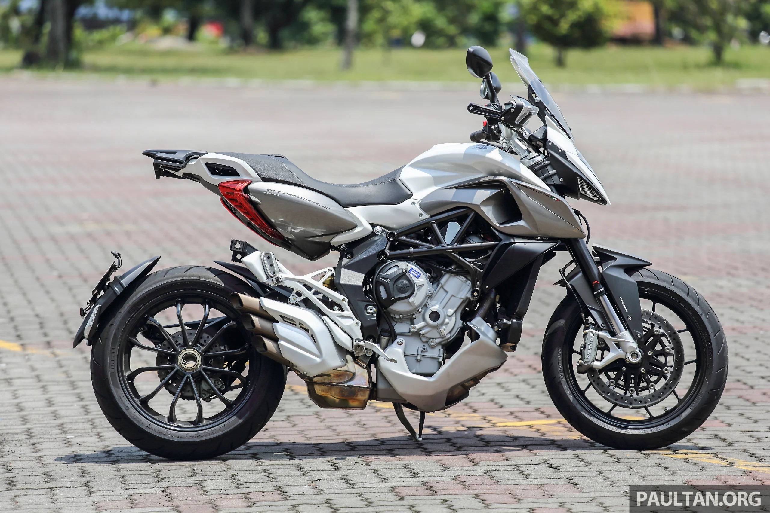 MV Agusta Stradale 800