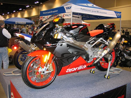 Aprilia RSV 1000 R