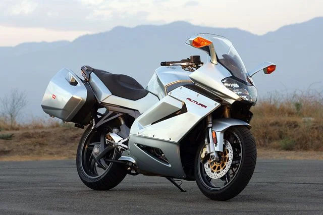 Aprilia RST 1000 Futura