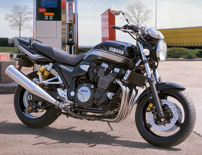 Yamaha XJR