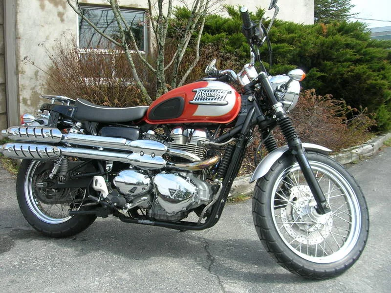 Triumph T100