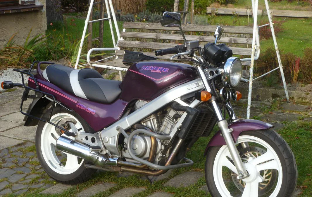 Honda NTV 650 Revere