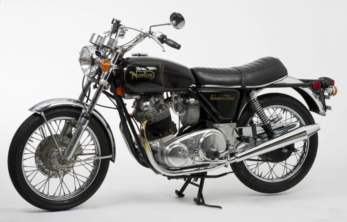 Norton Commando 750 Roadster