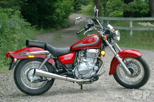 Suzuki GZ 250 2004