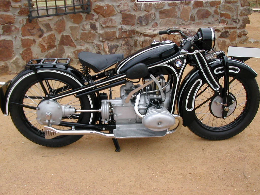 BMW R 16