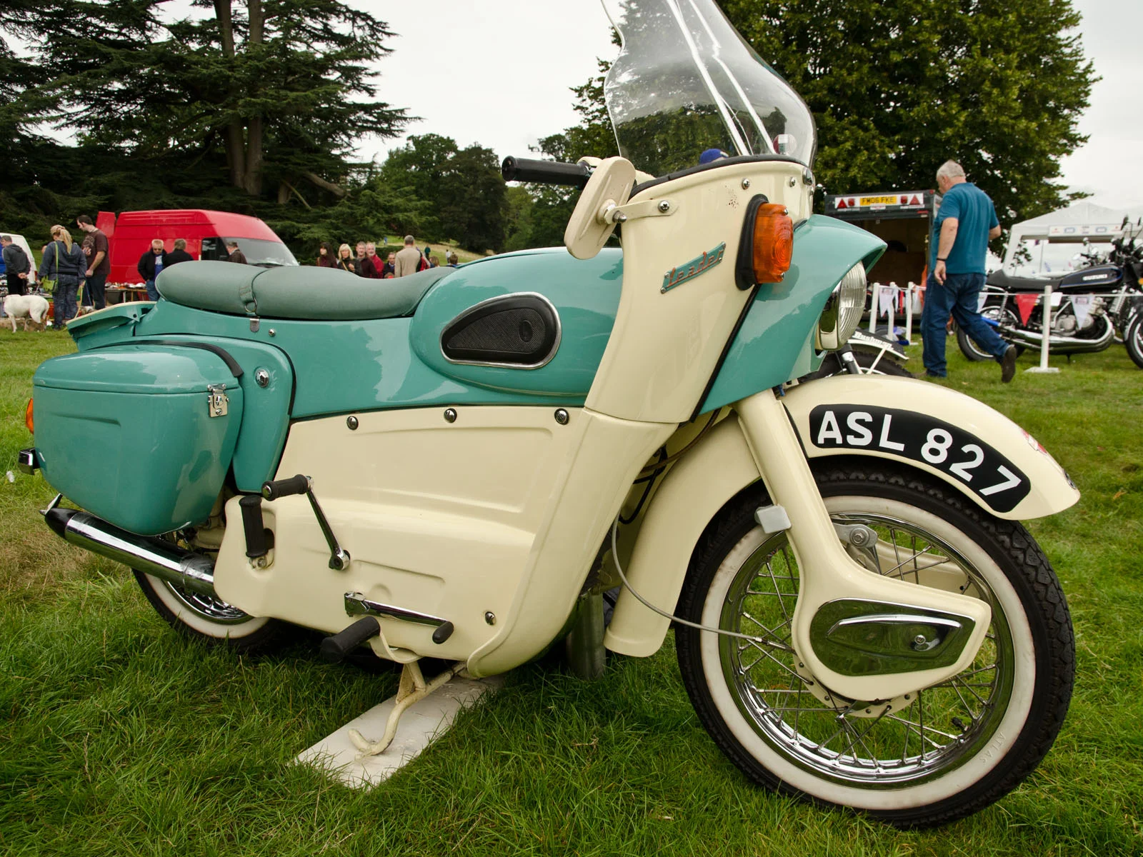 Ariel Leader