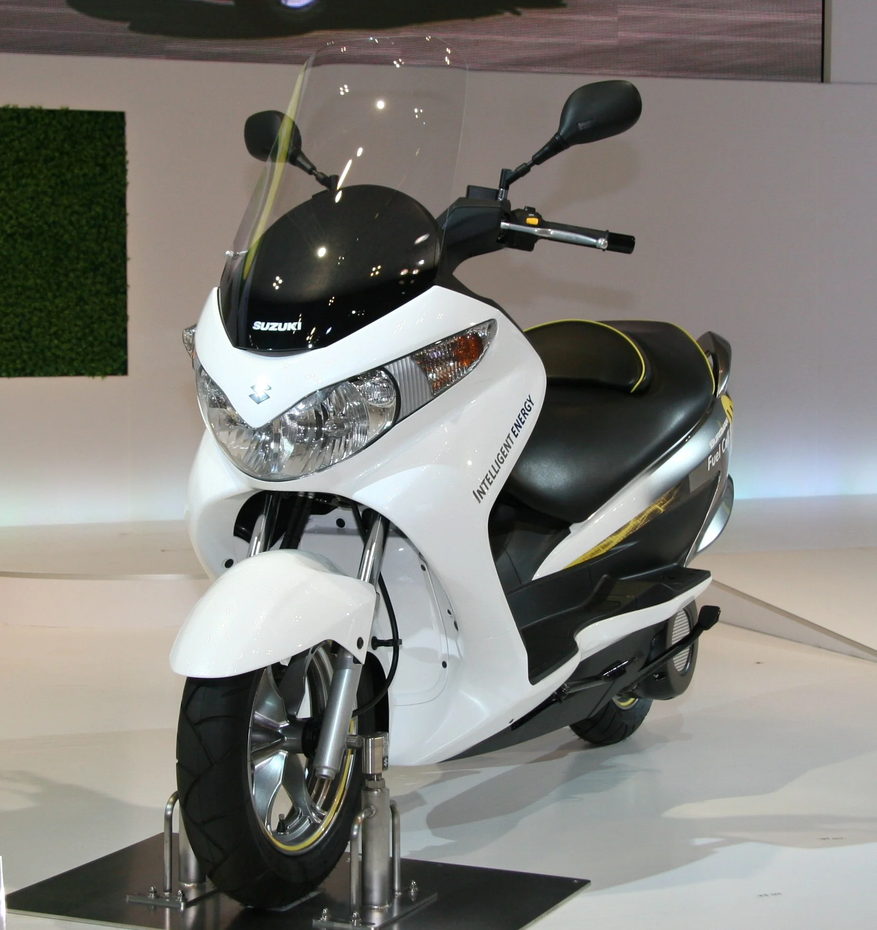 Suzuki Burgman Fuel Cell 2010