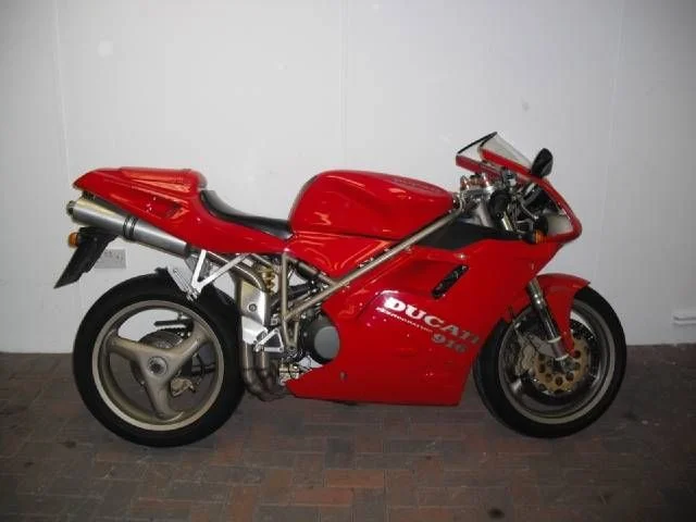 Ducati 916 Strada