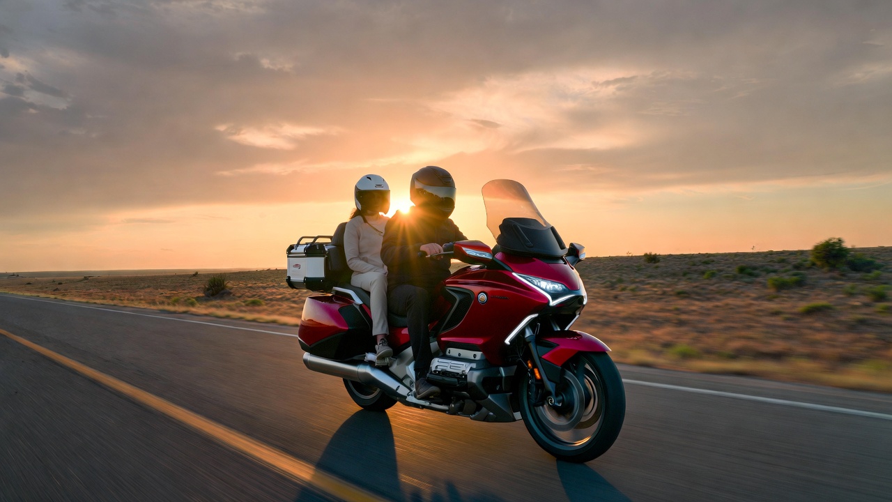 Honda Goldwing GL1800 (2026): Yolların İkonu Neden Vazgeçilmez?